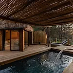 Lagnonu Hotel 5*