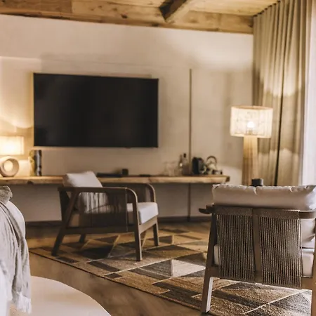 Lagnonu Hotel 5*