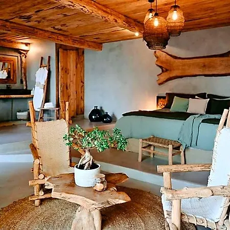 Lagnonu Hotel 5*
